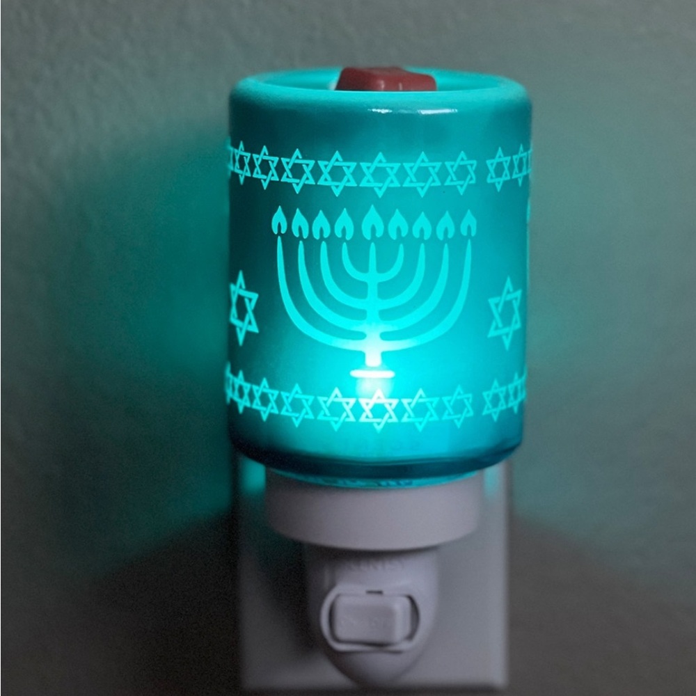 Scentsy light the menourah